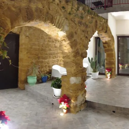 Cortile Baronello